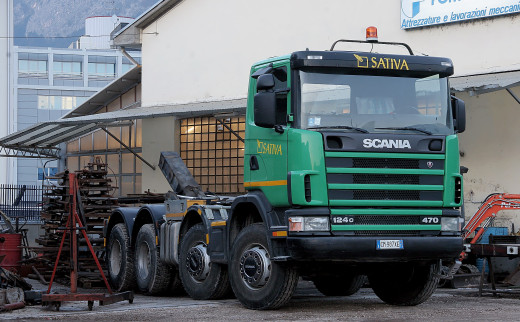 770054 (a): :1998x1237